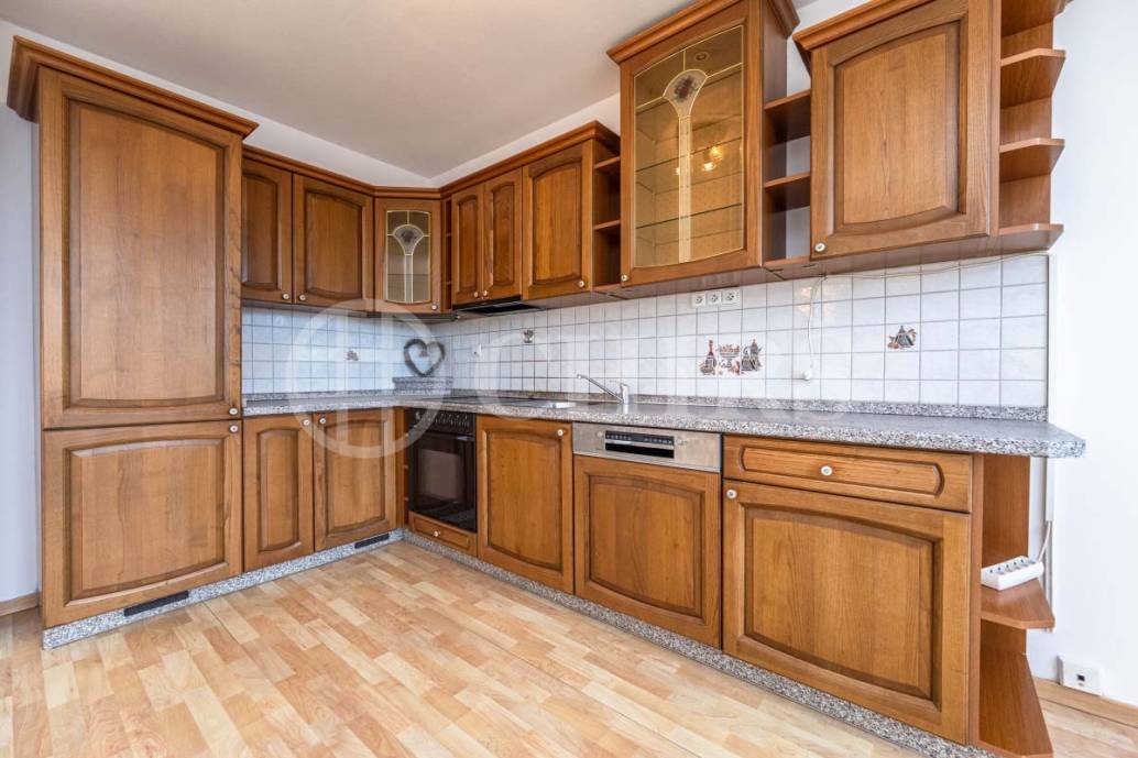 Pronájem bytu 4+kk s balkonem a dvěma terasami, OV, 115m², ul. Sluneční náměstí 2562/2, Praha 5 - Hůrka