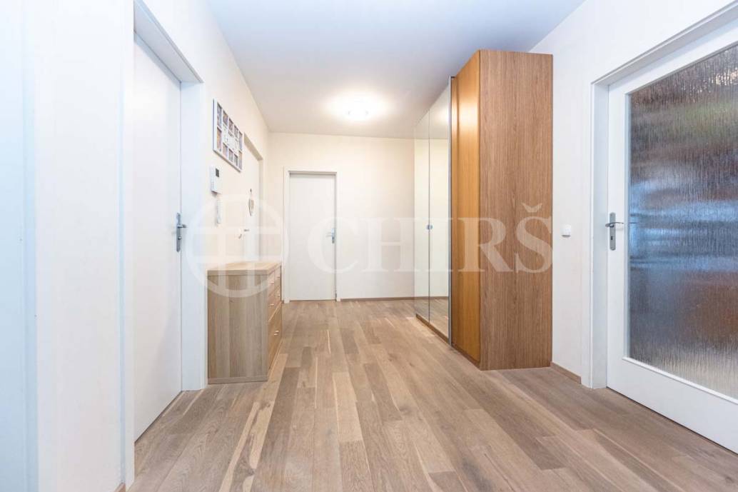 Prodej bytu 3+1 s lodžií, sklepem a garážovým stáním, OV, 105m², ul. Klausova 1360/13b, Praha 5 - Stodůlky