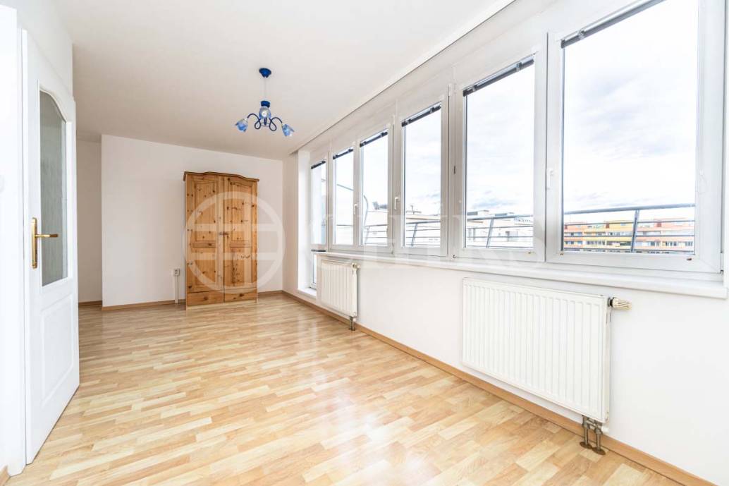 Pronájem bytu 4+kk s balkonem a dvěma terasami, OV, 115m², ul. Sluneční náměstí 2562/2, Praha 5 - Hůrka