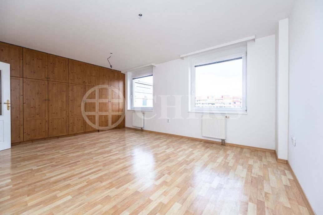 Pronájem bytu 4+kk s balkonem a dvěma terasami, OV, 115m², ul. Sluneční náměstí 2562/2, Praha 5 - Hůrka