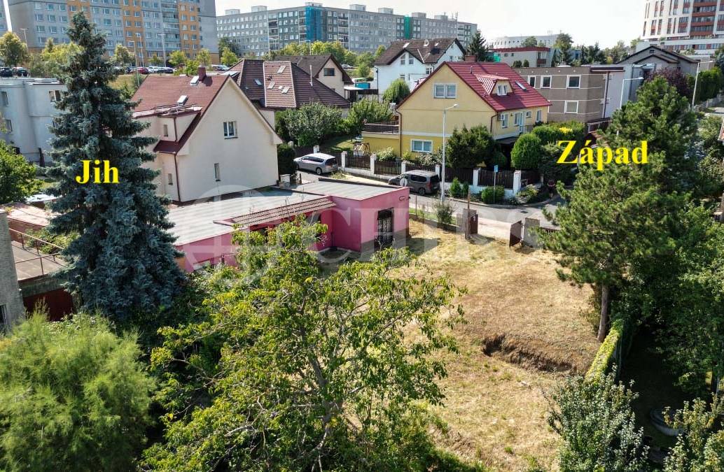 Prodej stavebního pozemku s projektem a stavebním povolením, 588m2, ul. Na Hvížďalce 1033/25, Praha 5 - Stodůlky