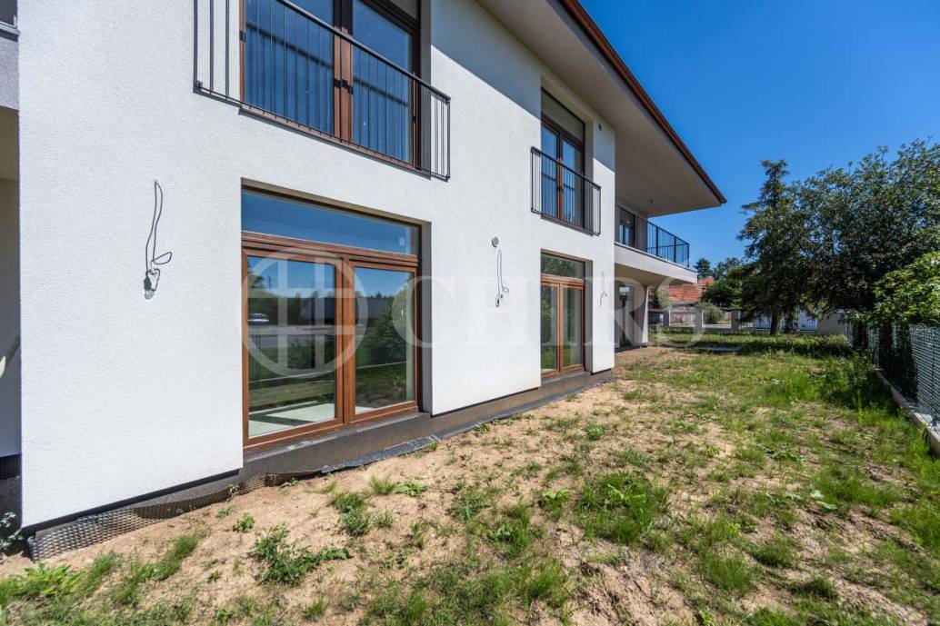 Prodej ubytovacího zařízení 18+3, 435m², pozemek 1.369m², ul. Masarykova 1586/230, Rudná u Prahy