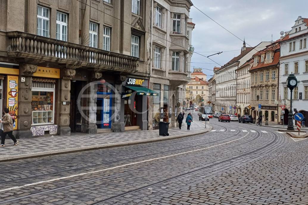 Prodej id.1/3 nebytového prostoru. Karmelitská ulice, Praha 1