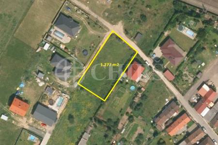 Prodej stavebního pozemku, 1277m², obec Račice u Štětí