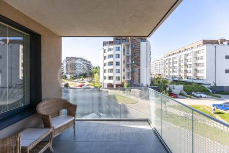 Pronájem bytu 2+kk s balkonem, OV, 52m2, ul. Náměstí Olgy Scheinpflugové 1280/1, Praha 5 - Hlubočepy
