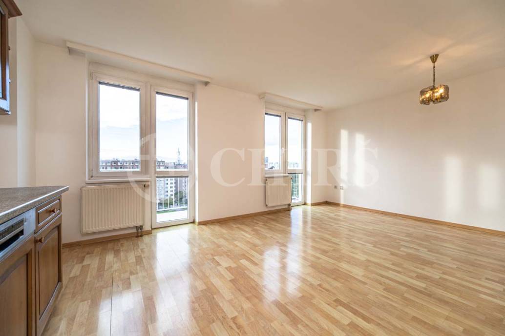 Pronájem bytu 4+kk s balkonem a dvěma terasami, OV, 115m², ul. Sluneční náměstí 2562/2, Praha 5 - Hůrka