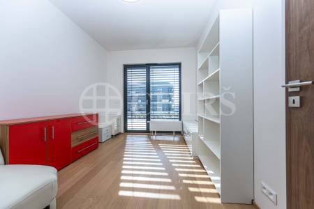 Prodej bytu 4+kk, 175m² s terasou, sklepem a garážovým stáním, OV, ul. Hasilova 3125/10, Praha 5 - Stodůlky