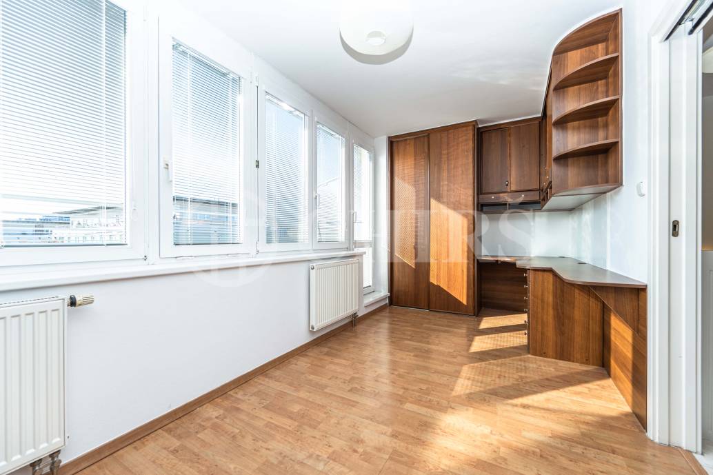 Prodej bytu 3+1, 138m2, balkon, 2x terasa, sklep a garážové stání, OV, ul. Sluneční nám. 2560/4, Praha 5 - Stodůlky