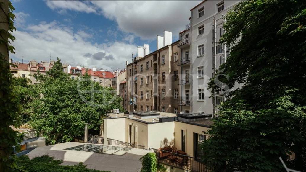 Prodej rozestavěné nebytové - ubytovací jednotky 2+kk, OV, 47,1 m², předzahrádka 15,8 m²,  ul. Na Výšinách 900/8 - Praha 7 - Bubeneč