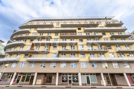 Pronájem bytu 4+kk s balkonem a dvěma terasami, OV, 115m², ul. Sluneční náměstí 2562/2, Praha 5 - Hůrka