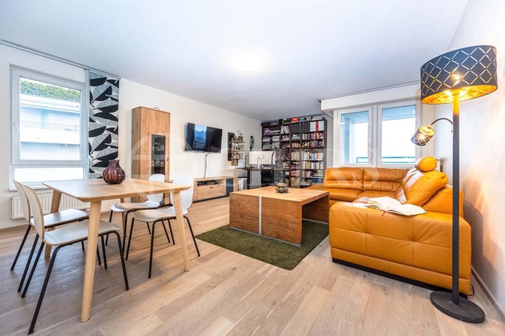 Prodej bytu 3+1 s lodžií, sklepem a garážovým stáním, OV, 105m², ul. Klausova 1360/13b, Praha 5 - Stodůlky