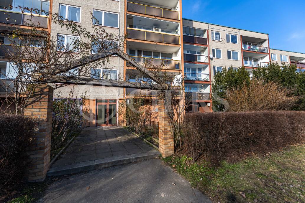 Prodej bytu 2+kk, 43m² se sklepem, OV, ul. Fingerova 2182/7, Praha 5 - Stodůlky